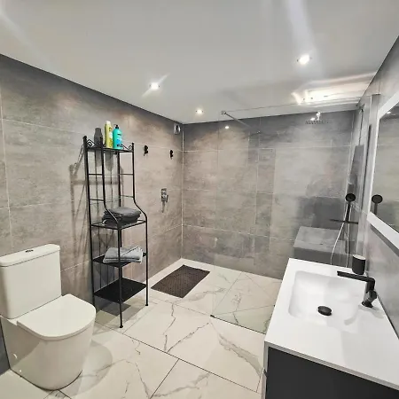 400 M From Playa Levante Apartment